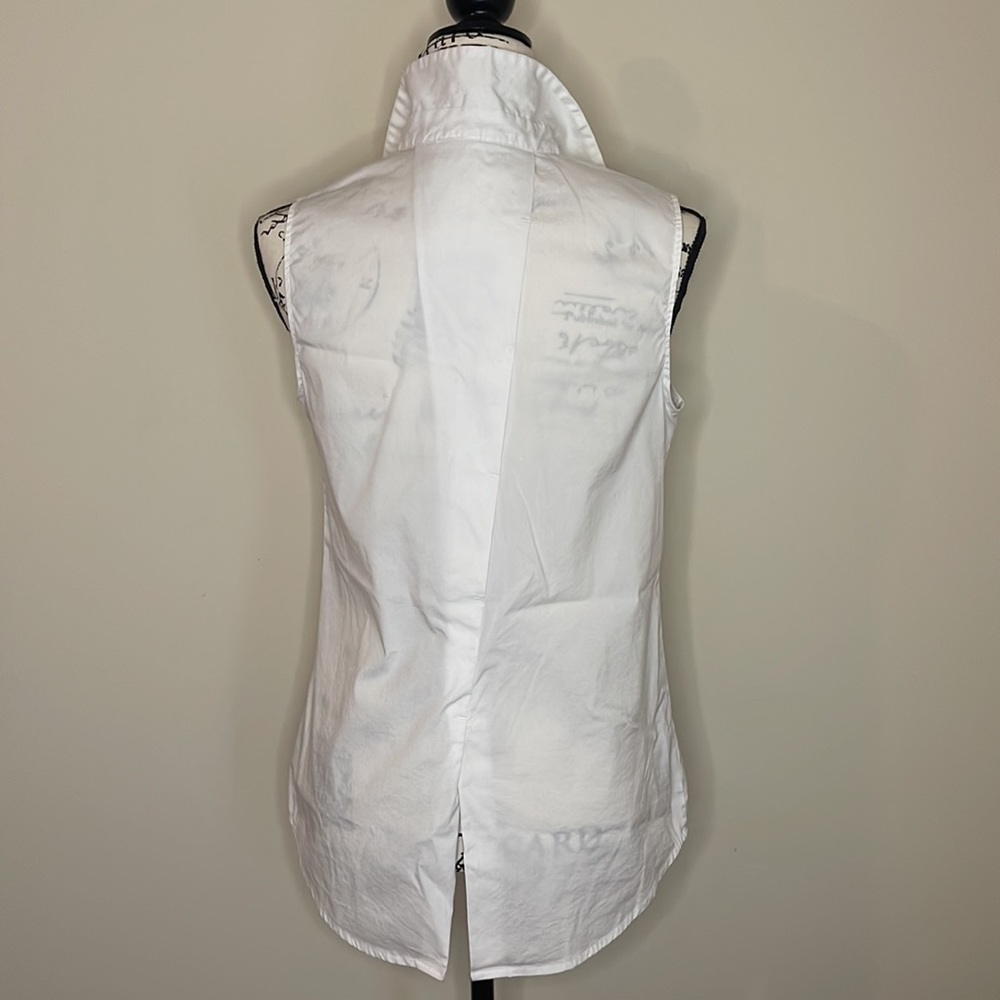 Sleeveless button down blouse - Picture 8 of 8